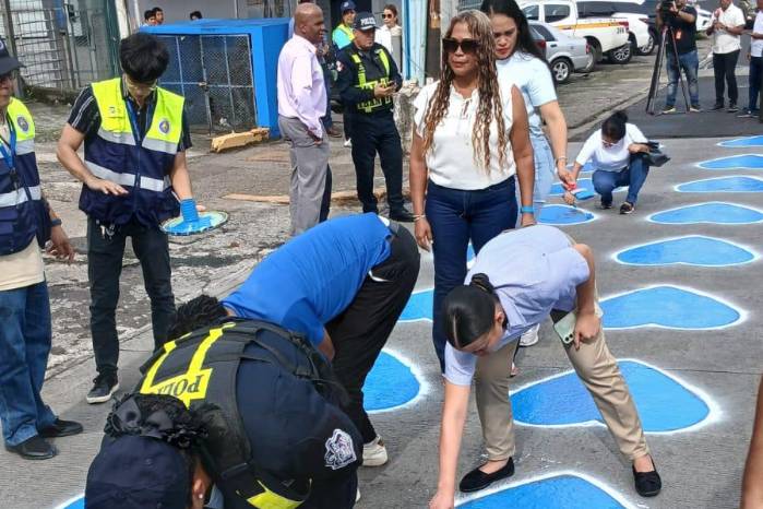 A dos décadas del incendio que cobró la vida de 18 personas, familiares repintan Corazones Azules mientras la ATTT detalla sanciones de 2026.