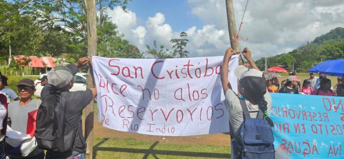 Comunidades campesinas se oponen al proyecto del embalse de Río Indio.