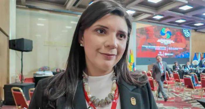 La ministra Muñoz destacó que se evalúan todas las opciones para impulsar la economía en Bocas del Toro.