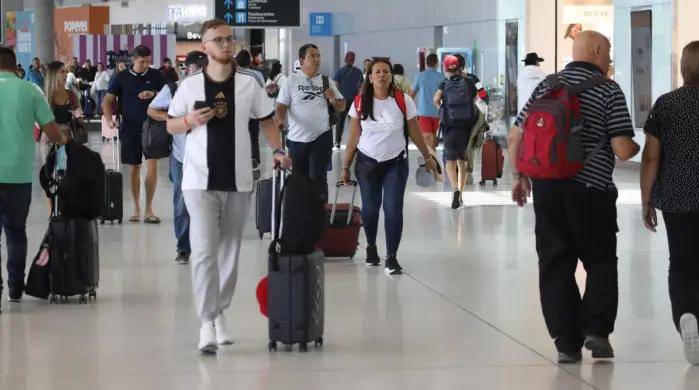 Rieles contra alas: el pulso por el espacio en Panamá