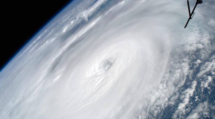 Fotografía de archivo tomada desde la Estación Espacial Internacional donde se muestra un huracán.