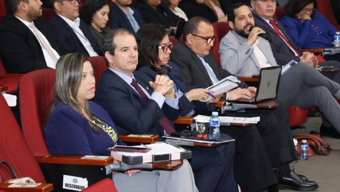 La Comisión de Comercio cerró la etapa de consultas al proyecto con la revisión de más de 115 propuestas de modificación.