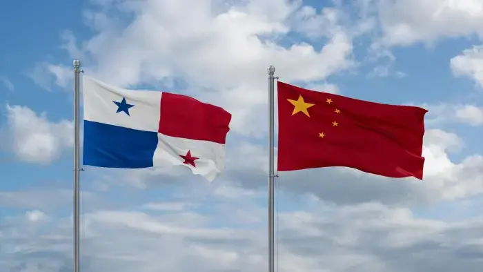 China responde a las acusaciones sobre ser una “influencia maligna”.