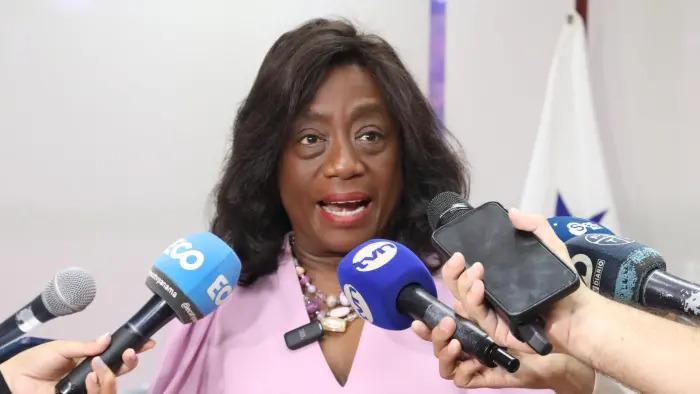 Lucy Molinar, ministra de Educación.