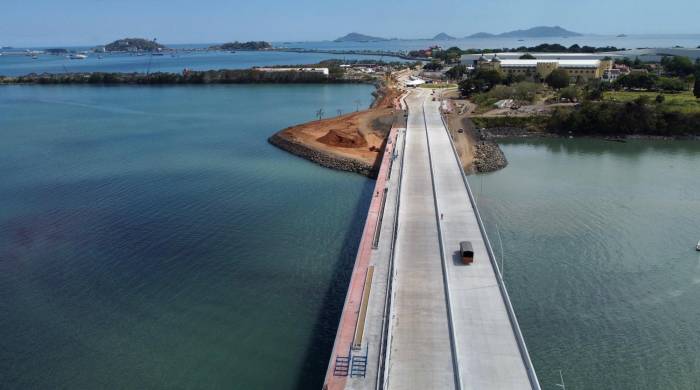 El viaducto marino se ubica en la ciudad de Panamá.