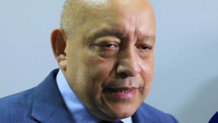 Luego de salir de la comisión La Estrella de Panamá lo consultó sobre esa afirmación y dijo que esa visita se comentaba en los corrillos políticos.