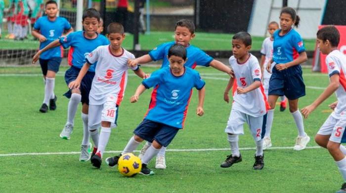 El estudiante busca la forma de ser reconocido por sus logros deportivos.