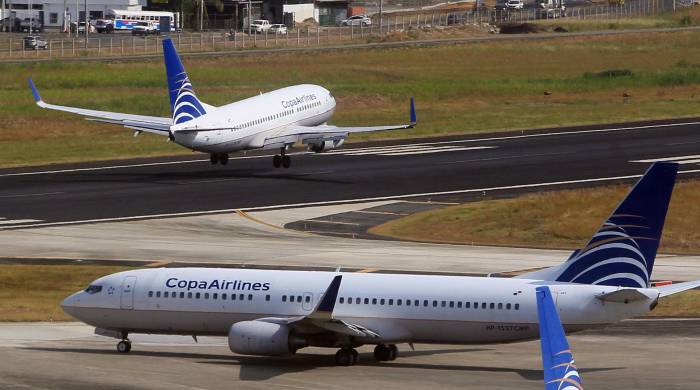 Fotografía de archivo donde se ven aviones de la aerolínea Copa Airlines . EFE/Alejandro Bolívar