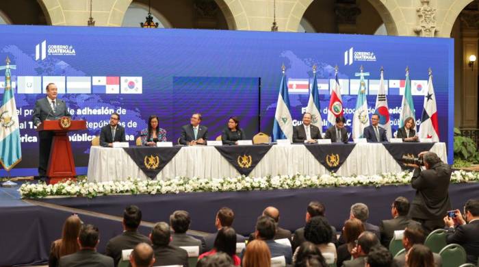 Guatemala se adhiere al TLC de Centroamérica con la República de Corea