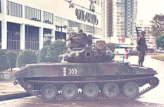 Vigilan que el dictador Manuel Antonio Noriega no se escape de la Nunciatura Apostólica.