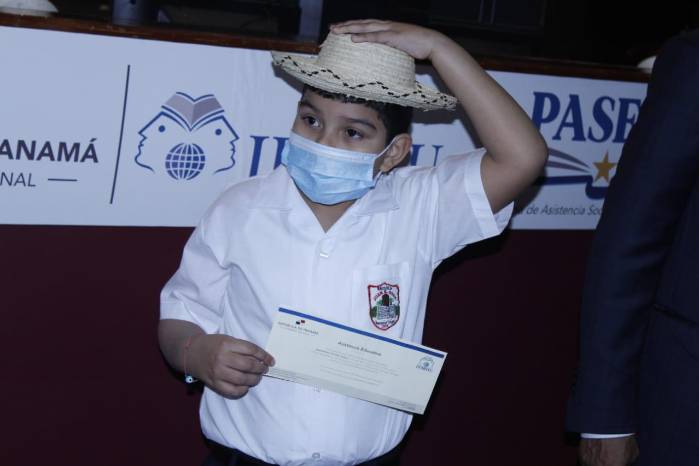 Estudiantes recibirán pago de becas, asistencias económicas y Pase-U.