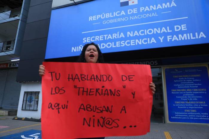 Los manifestantes recordaron que estas denuncias surgen luego de una inspección realizada por la Comisión de la Mujer, la Niñez, la Familia y la Juventud de la Asamblea Nacional.