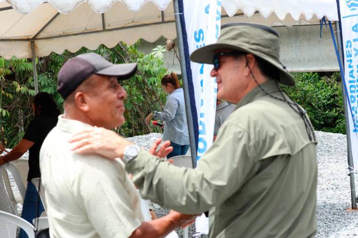 Comunidades cercanas a la mina lanzan programa para monitorear sus ríos