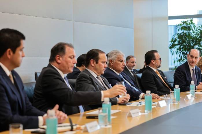 Durante el encuentro en el Mizuho Bank, considerado uno de los tres megabancos japoneses, Mulino presentó una cartera de proyectos.