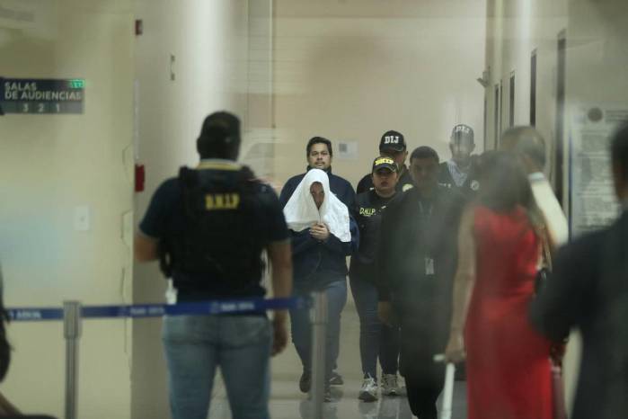 El fiscal Eduardo Rodríguez advirtió que conceder depósito domiciliario a Publio De Gracia le permitiría reunirse con personas en su edificio y comprometer la investigación que salpica a su esposa, Elaine Salterio.