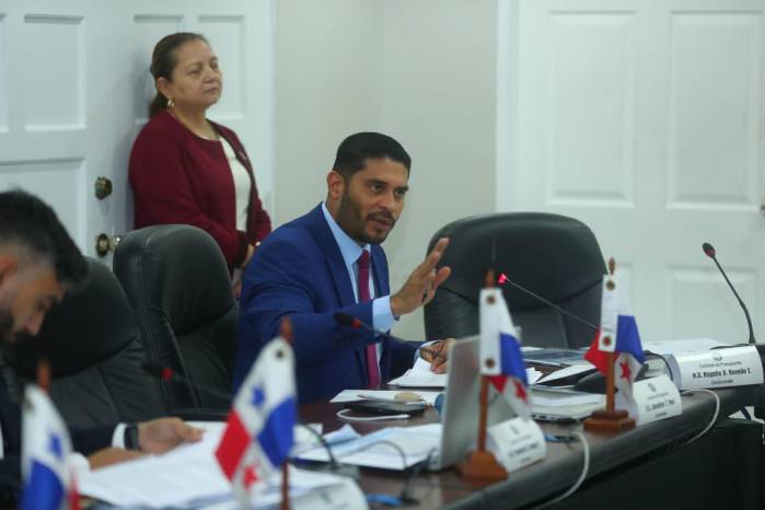 El diputado Jhonathan Vega.