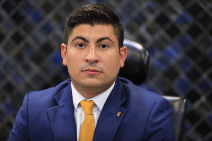 El diputado de la coalición Vamos, Jorge Bloise, presentó la propuesta para bajarlo a primer debate.