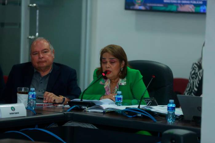 Los fondos permitirán financiar trabajos viales y atender cuentas por pagar a contratistas, según explicó José Luis Andrade.