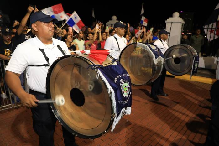 Toque de la diana en el Palacio Presidencial.