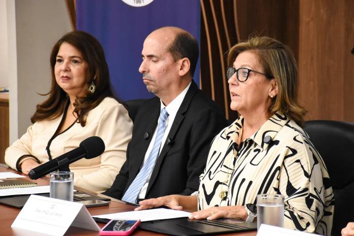 La presidenta de la Capac, Irene Orillac de Simone, ofrece los detalles de Expo Vivienda 2026 en conferencia de prensa, este jueves 19 de marzo.