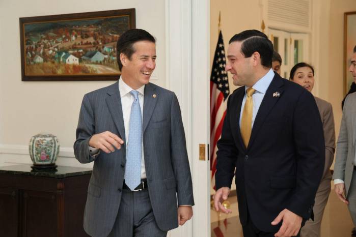 El embajador Kevin Marino Cabrera destacó en redes sociales las reuniones sostenidas en Panamá con el senador estadounidense Bernie Moreno.