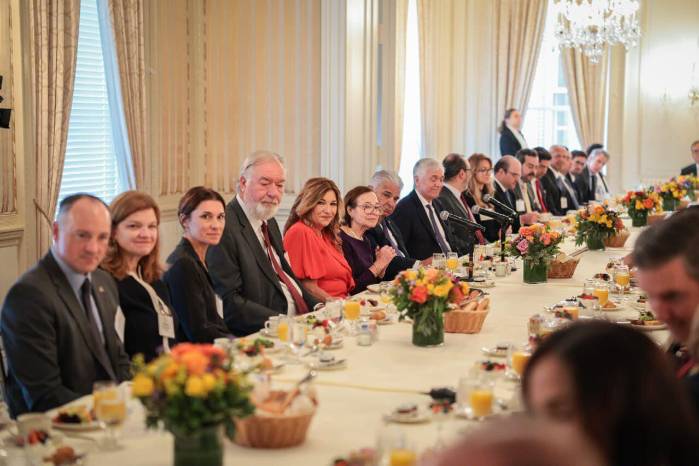 Reunión con empresas norteamericanas en el COA.