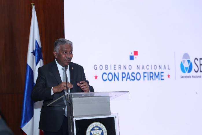 Eduardo Ortega-Barría, secretario nacional de la Secretaría Nacional de Ciencia, Tecnología e Innovación (Senacyt).