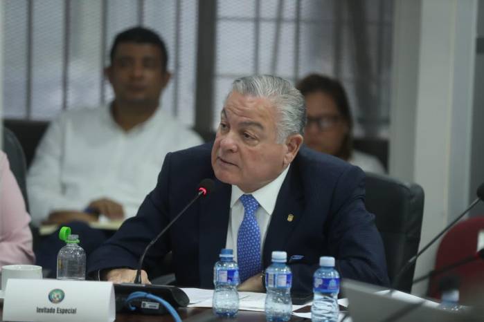 La Contraloría estima que alrededor de 5,000 de los 32,000 vehículos estatales podrían encontrarse dañados, abandonados o fuera de circulación.