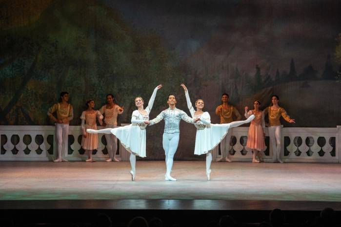 Con más de 30 actividades en cartelera, el evento busca fortalecer la escena dancística nacional y acercar el arte del movimiento a nuevos públicos.