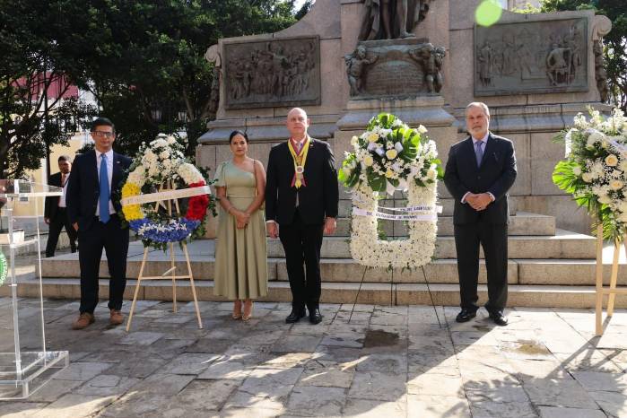 Enrique de Obarrio subrayó que la fecha representa una oportunidad para reflexionar sobre la libertad.