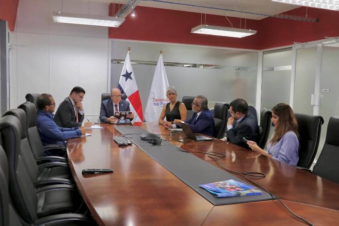 Durante la reunión, se señaló que los mensajes que actualmente se difunden a través de la pasarela tecnológica existente no siempre cumplen con los niveles de inmediatez requerida.