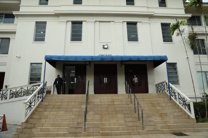 Durante la audiencia del lunes, el tribunal analizó el rastro de pagos y la estructura de movimientos bancarios asociados a la constructora.