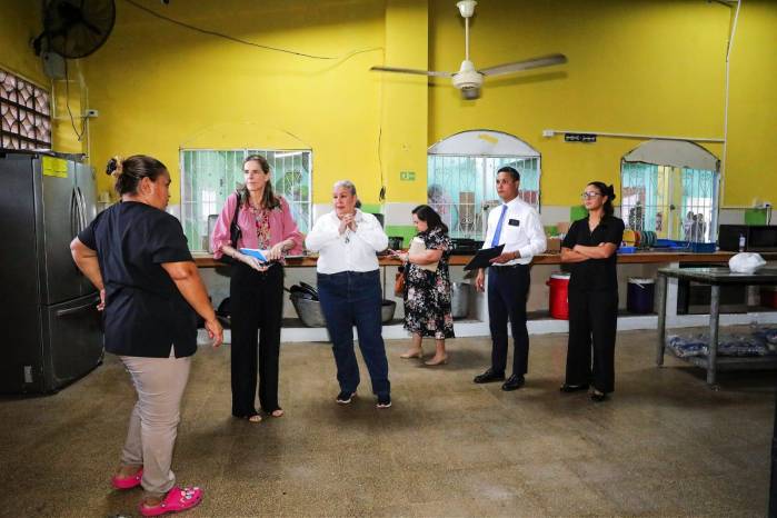 Ministra de Desarrollo Social visita el CAI de Tocumen junto a la Unicef.