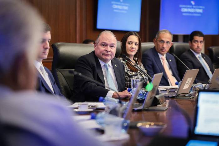 Adicionalmente, el Gabinete aprobó la Resolución No. 118-25, que autoriza un aporte estatal de 18 millones 404 mil 899 dólares con 64 centésimos al Fondo Tarifario de Occidente.