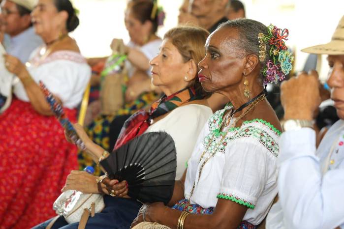 El MIDES impulsa políticas públicas para garantizar una vejez digna, activa y libre de discriminación.