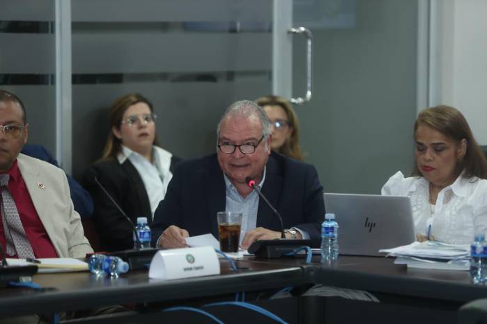 Ministro del MOP: el debate entre el ‘conflictos de interés’ y el ‘músculo’, durante la sustentación de presupuesto
