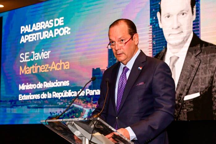 El canciller Javier Martínez-Acha, este martes, durante el II Congreso Tributario Internacional.