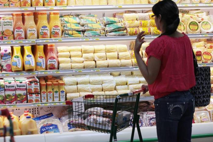 Los alimentos y bebidas no alcohólicas estuvieron entre los grupos con mayor caída de los precios.
