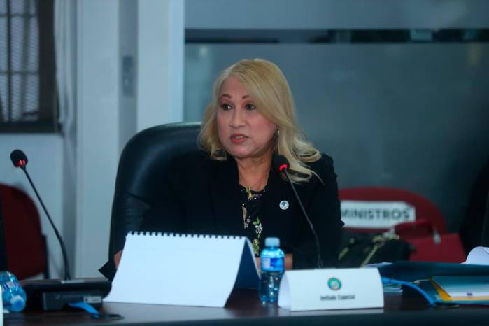 Sonia Luzcando, Administradora General de la Autoridad de Pasaportes.