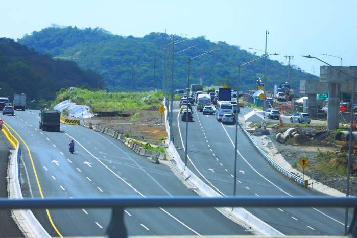 Vista de la autopista Arraiján - La Chorrera.
