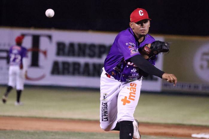 Coclé volvió a la senda del triunfo al vencer 4-8 a Darién.