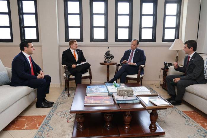 El embajador de Estados Unidos en Panamá, Kevin Marino Cabrera, acompañó al subsecretario de Estado para Asuntos Económicos de Estados Unidos, Jacob Helberg, en reuniones con los ministros de Relaciones Exteriores, Comercio e Industrias y Economía y Finanzas.