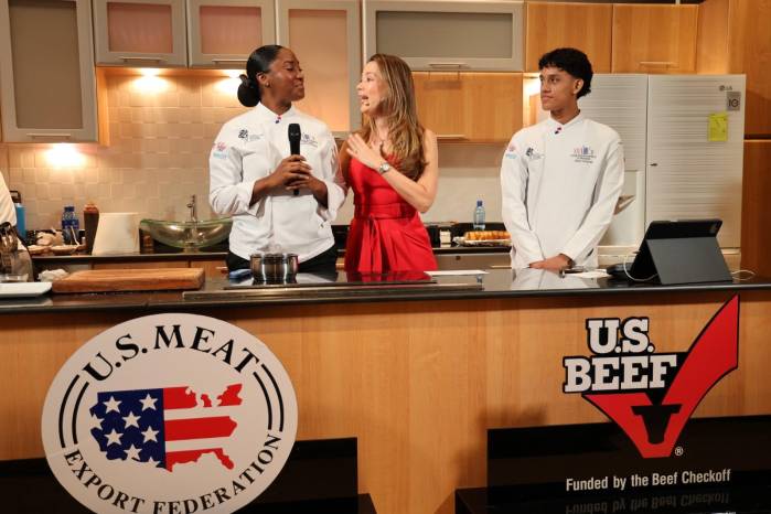 Leydis González y Omar Delgado compartieron sus experiencias en la competencia America Global Challenge.