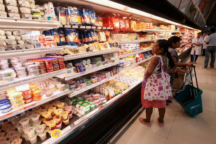Los agentes económicos deben informar a los consumidores si el producto que exhibe en sus anaqueles en un producto es sucedáneo, de imitación u original.