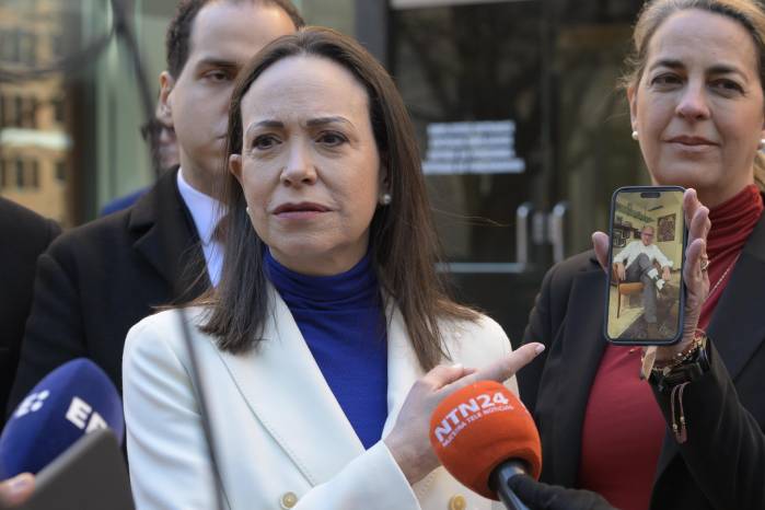 La líder opositora María Corina Machado condenó recientemente el arresto domiciliario del activista Juan Pablo Guanipa, quien permanece en su vivienda con un grillete.