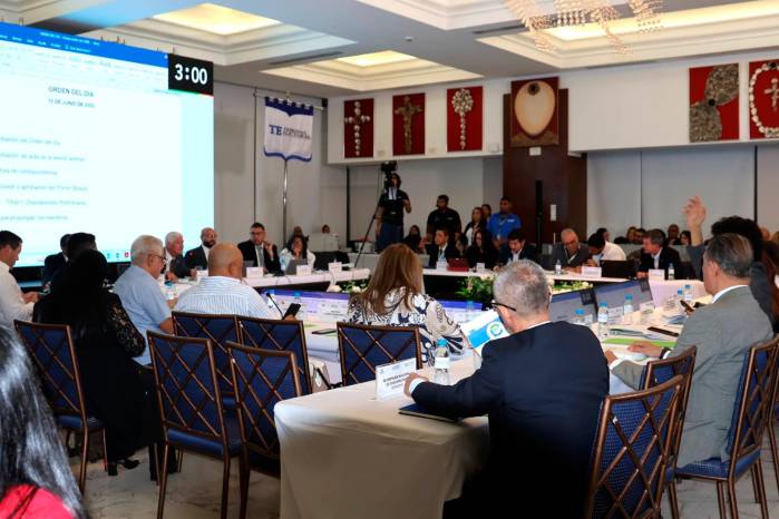 Diputados frenan eliminación de la CNRE en reforma electoral