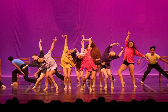 Bailarines panameños en una de sus presentaciones en El Salvador.