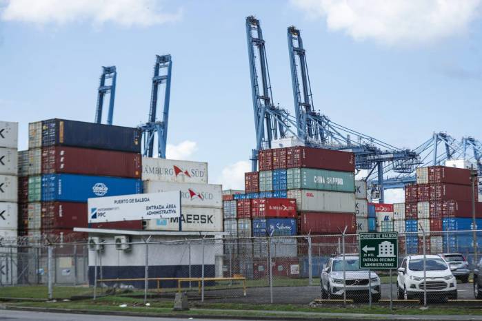 Reuters publicó este 29 de julio que la naviera francesa CMA CGM expresó su interés en adquirir las concesiones.