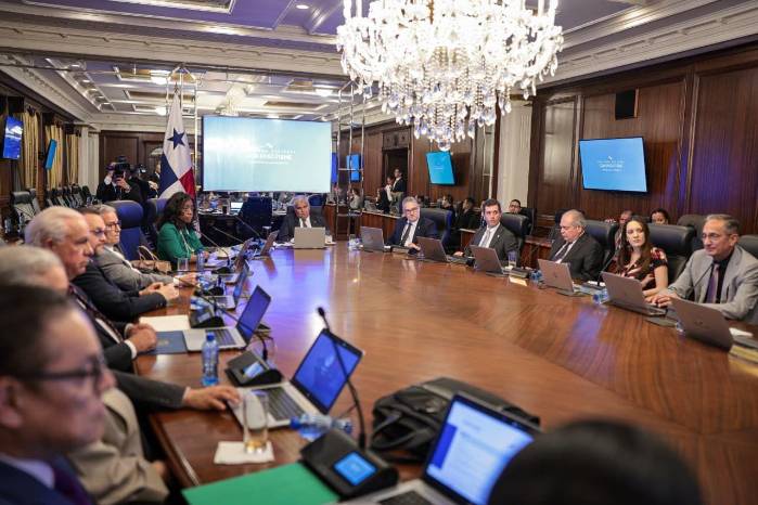 Reajuste al presupuesto contempla $104 millones para educación
