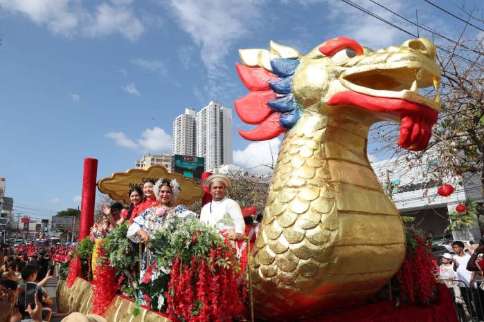 Las corrazas se llenaron de figuras emblemática de la comunidad china y panameña.